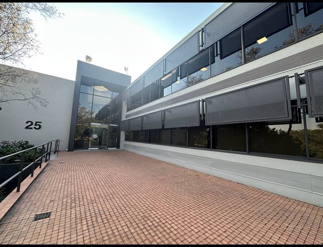 302M² OFFICE TO LET IN WOODMEAD